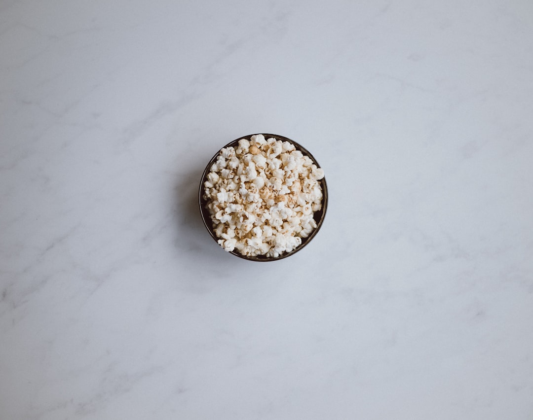 В каком году вышел сериал Чужая стая?